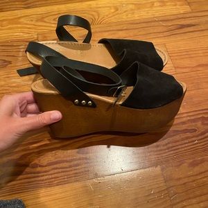 Seychelles Black and Tan Wedges